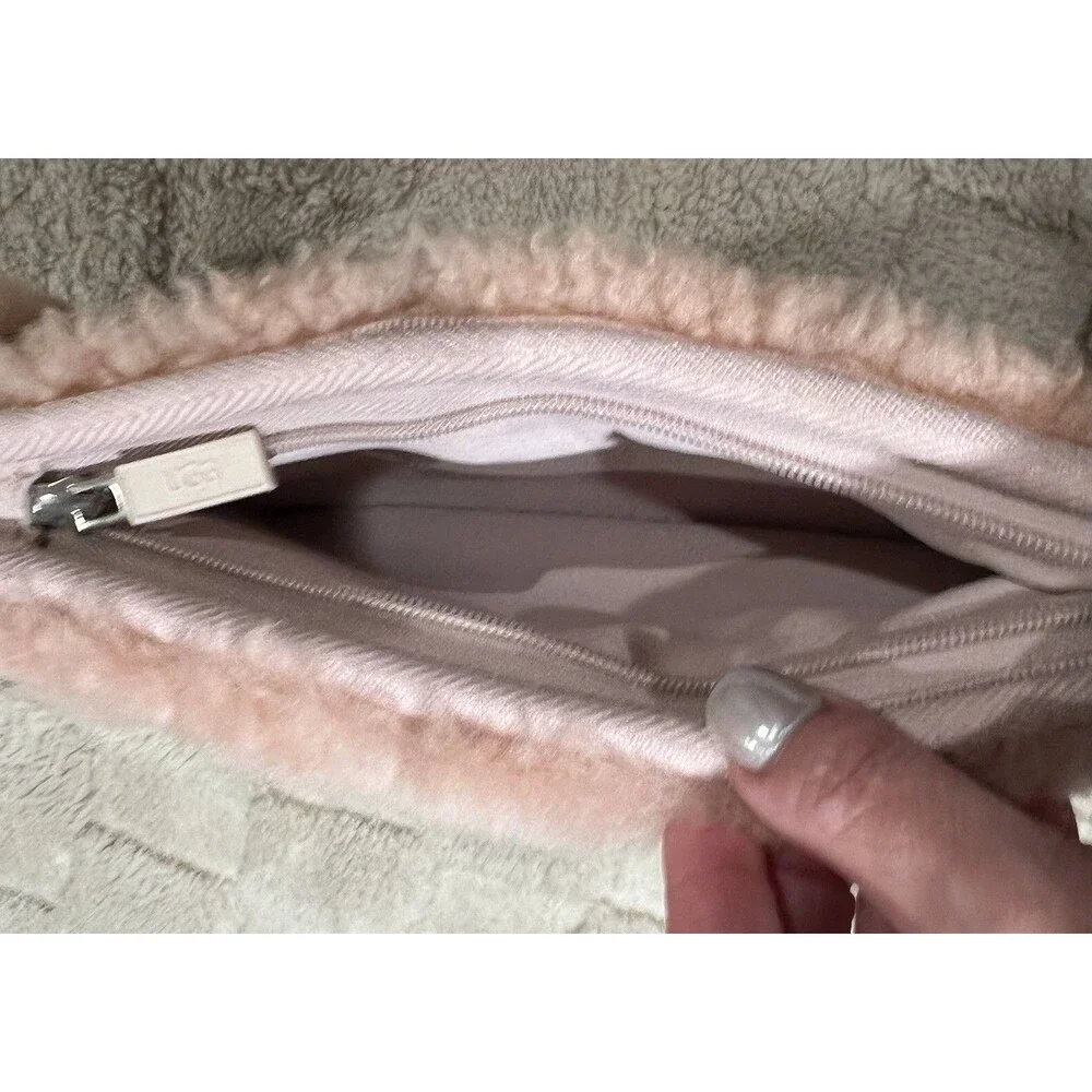 UGG Australia pink sheepskin shoulder bag With Hand Muff Opening